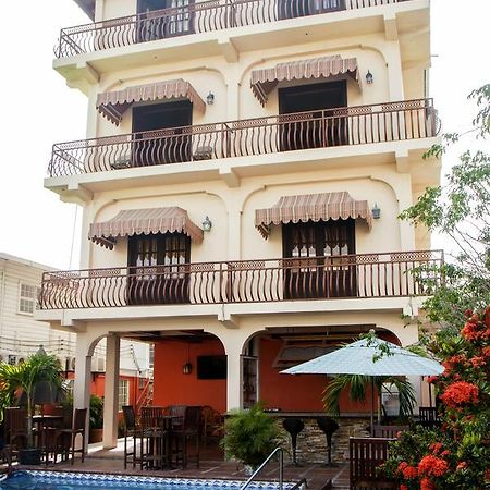Windjammer International Cuisine & Comfort Inn Georgetown Buitenkant foto