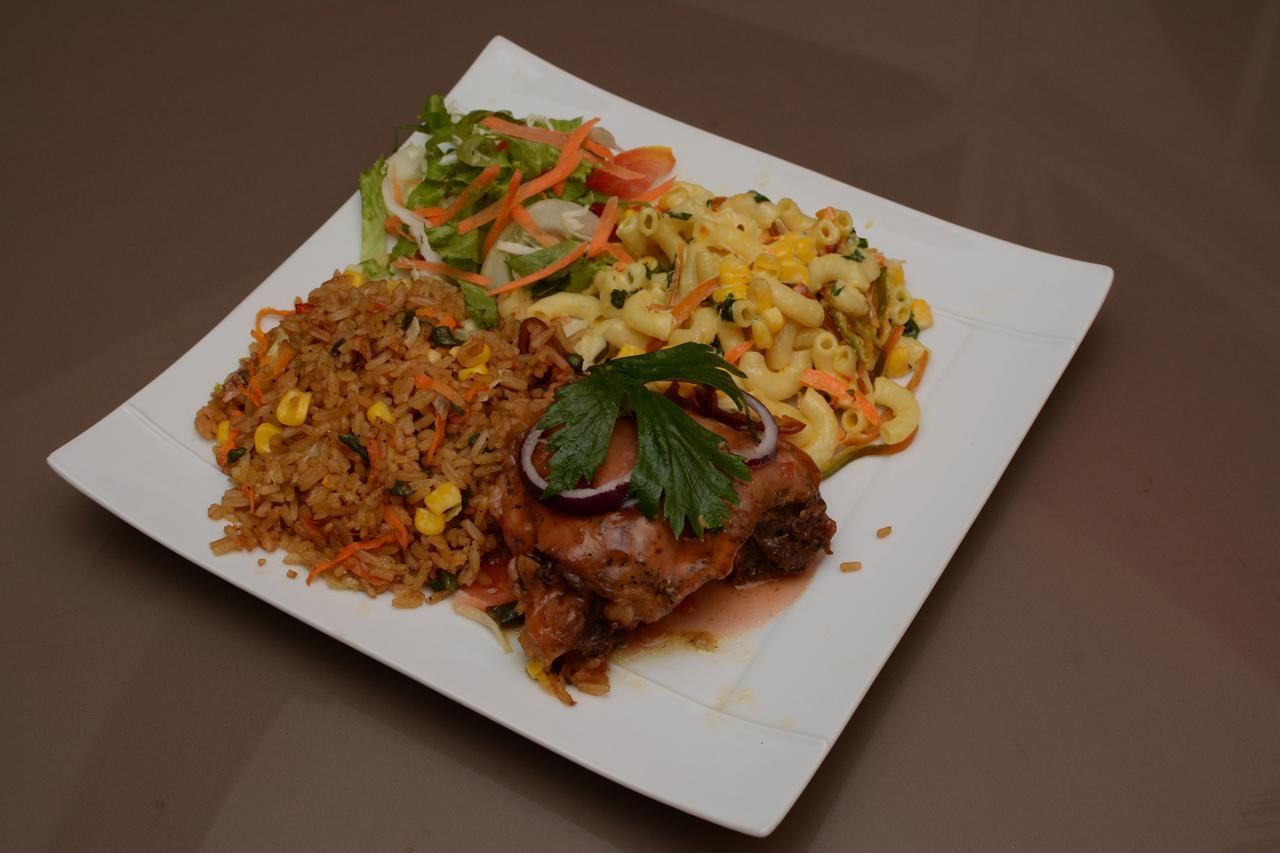Windjammer International Cuisine & Comfort Inn Georgetown Buitenkant foto