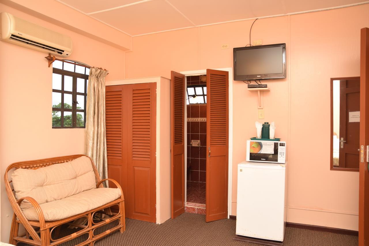 Windjammer International Cuisine & Comfort Inn Georgetown Buitenkant foto