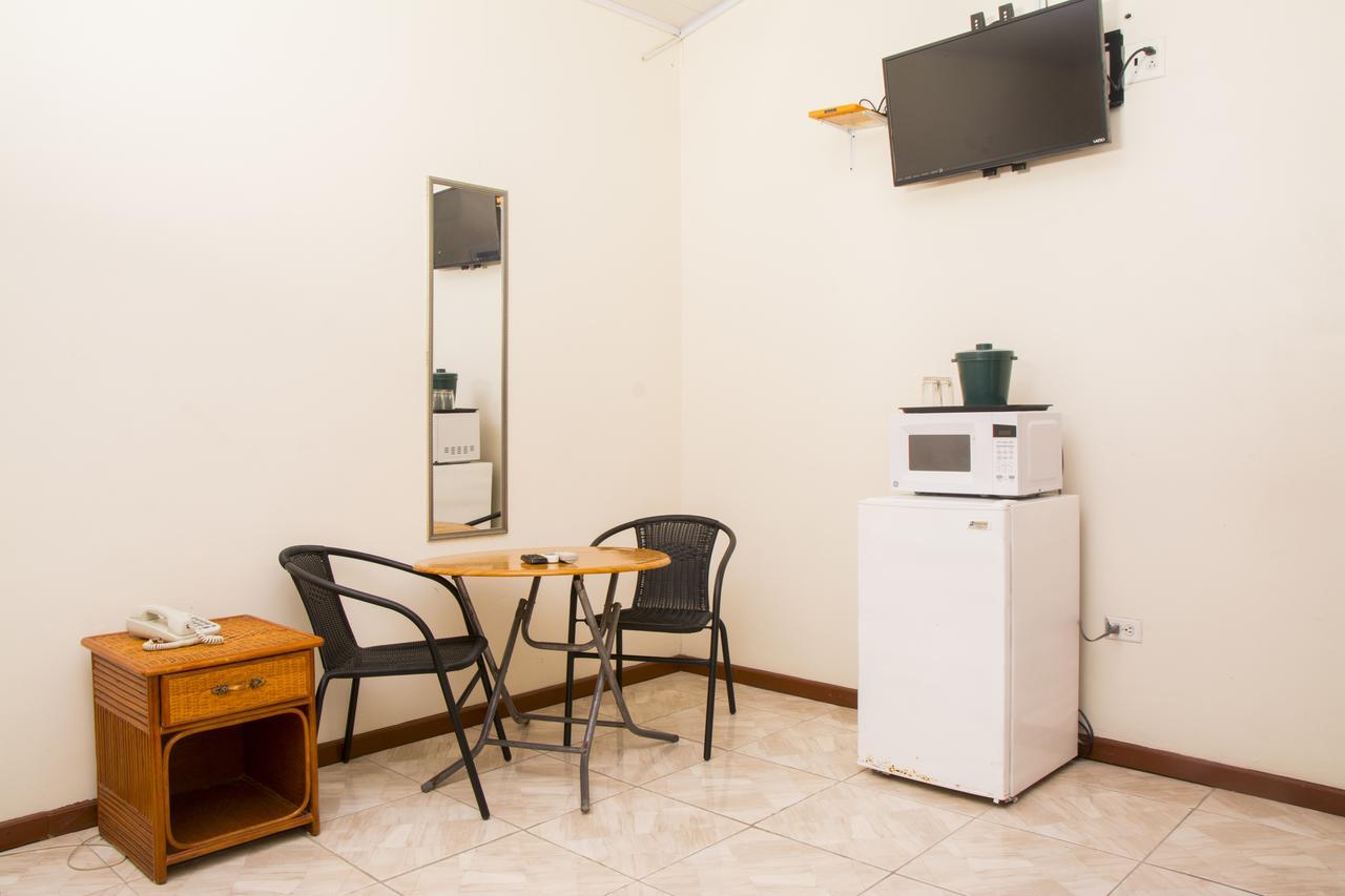 Windjammer International Cuisine & Comfort Inn Georgetown Buitenkant foto
