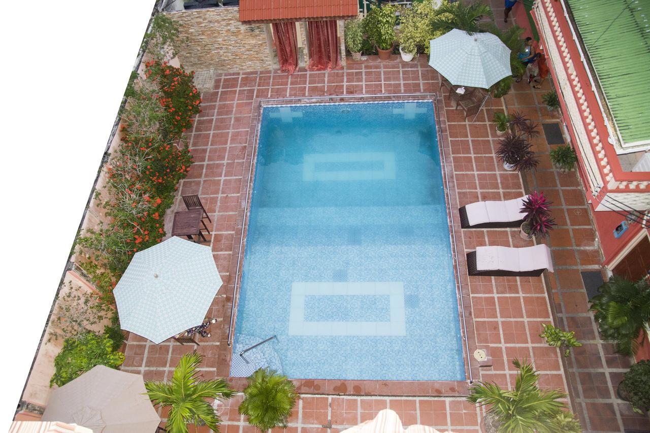 Windjammer International Cuisine & Comfort Inn Georgetown Buitenkant foto