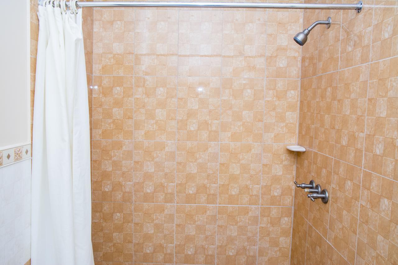 Windjammer International Cuisine & Comfort Inn Georgetown Buitenkant foto