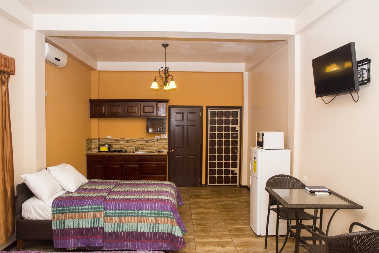 Windjammer International Cuisine & Comfort Inn Georgetown Buitenkant foto