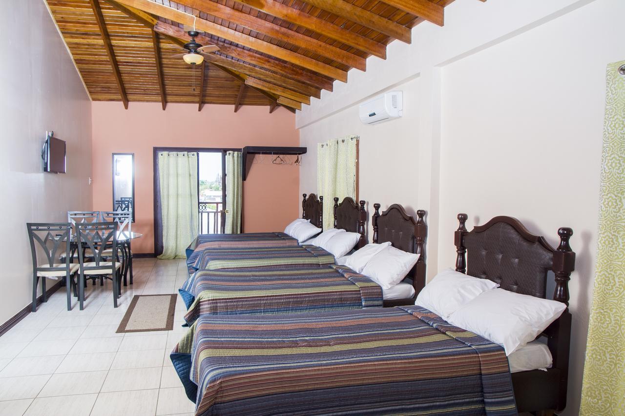 Windjammer International Cuisine & Comfort Inn Georgetown Buitenkant foto
