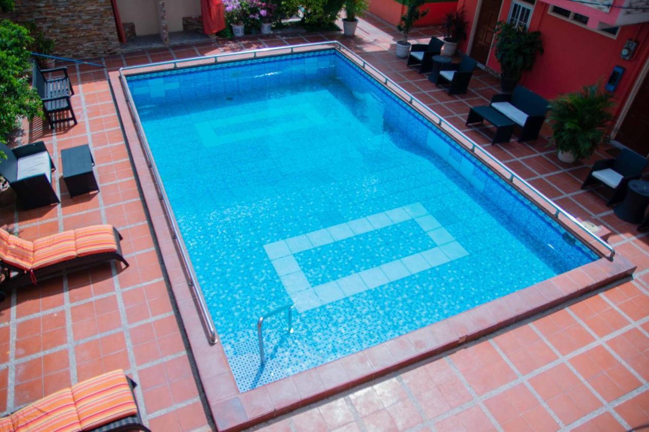 Windjammer International Cuisine & Comfort Inn Georgetown Buitenkant foto
